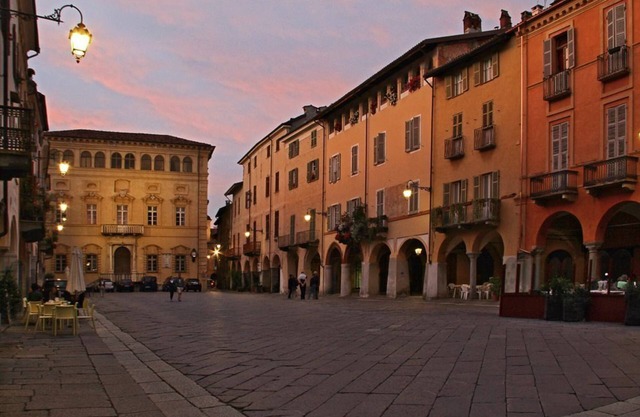 Large apartment in Biella, Italy located on historic Piazza Cisterna