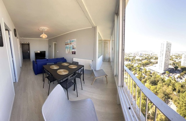 Large apartment Sea View Budget Controlled