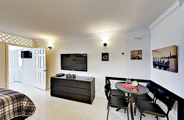 LARGE APARTMENT OCEAN MANOR RESORT
