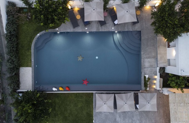 Large apartment with sea view terrace in villa with swimming pool and garden