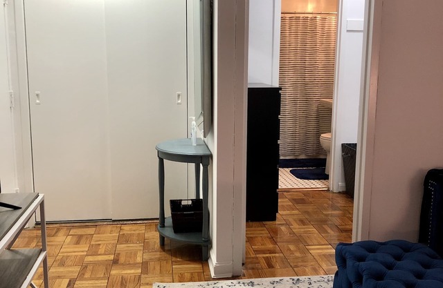 Large, Bright and Quiet Top Floor Studio Apartment
