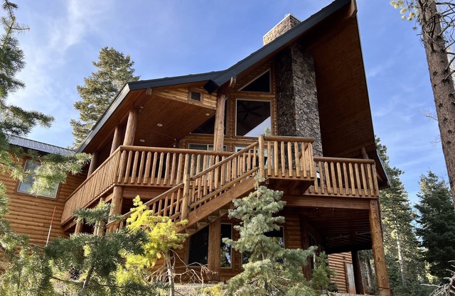Large Cabin for Family & Friends to Enjoy - Close to many outdoor activities
