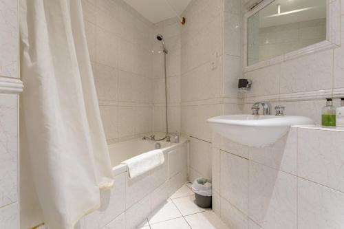 Large & Central 2BD Flat - Tower Hill