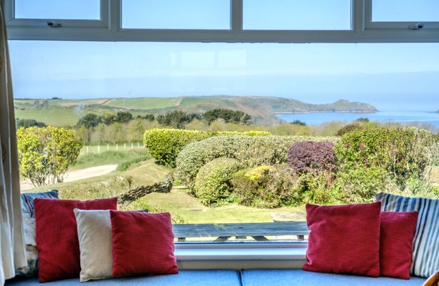 Large cottage on coast path between Polzeath & Port Quin . superb views!