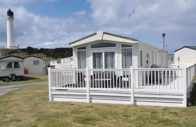 Large Decking 5 Minute Walk to the Beach. explore the Scottish Highlands