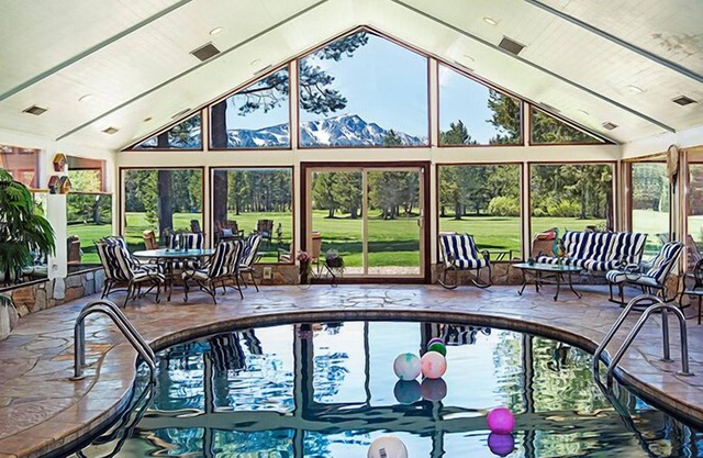 Large Estate with Indoor Pool Golf next to Golf Course