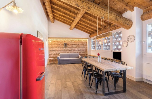 Large Family Apartment "Rovere" with Wi-Fi, Shared Garden & Pool