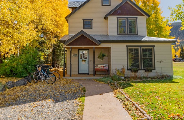 Large Family Friend Home w/ Hot Tub Located Downtown CB!
