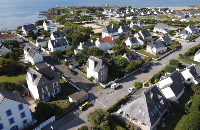 Large family house 100 m from the beach