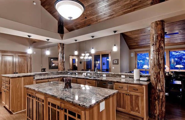 Large Family home with 5 bedrooms and private hot tub