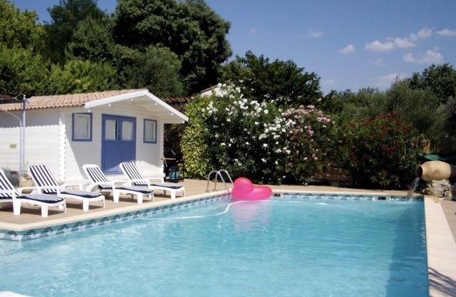 Large house in a beautiful Mediterranean garden - Pool and private cottage