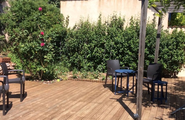 Large house with garden 600 m2 in La Valette