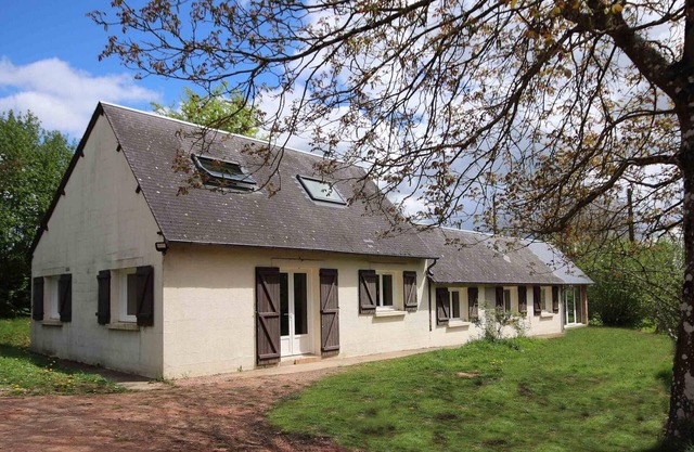 Large house with activities and pets allowed