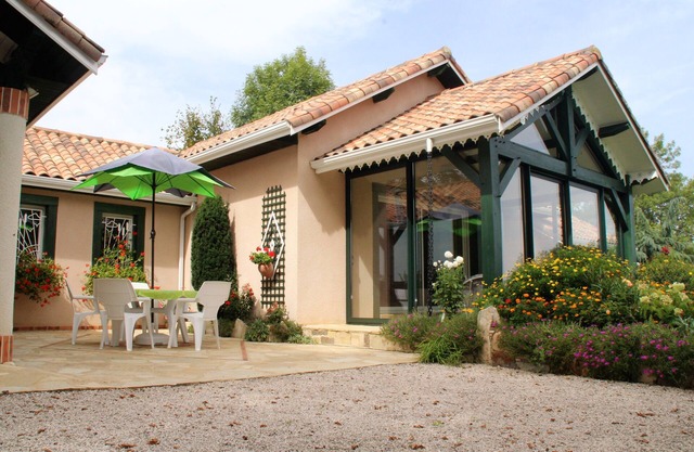 Large House with pool veranda and views of the Pyrenees