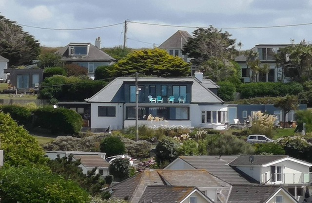 Large House with sea view on North Cornwall coast, 400m from Mawgan Porth beach