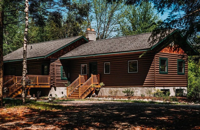 Large Log Cabin in the Heart of the ADKS