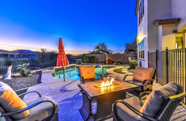 Large luxury Vacation Rental in Desirable Estrella Mountain Community