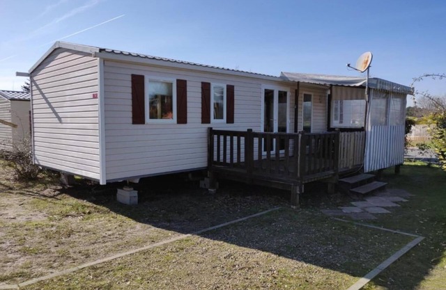 Large mobile homes sleeping 8 with air conditioning in a holiday village