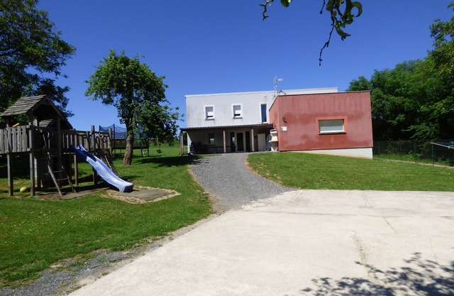 Large modern gîte with all comforts, integrated indoor swimming pool and wellness area
