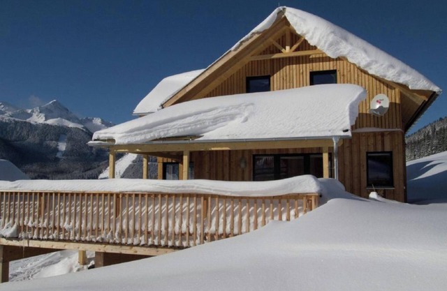 Large mountain chalet near ski lift with sauna