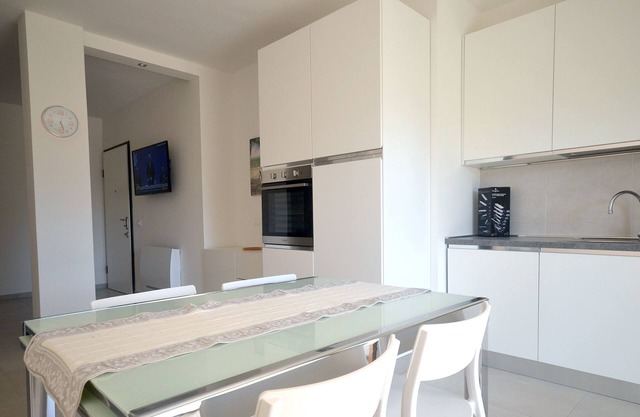 Large new apartment with terrace on the first floor with lift.