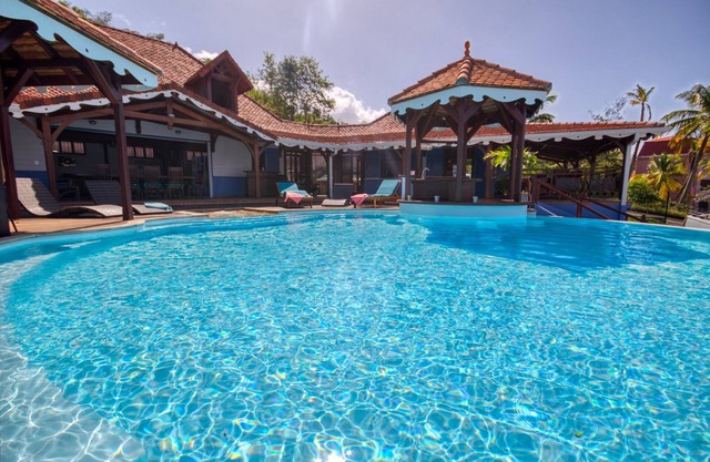 Large ocean view villa (MQTI57 - 6 pax)