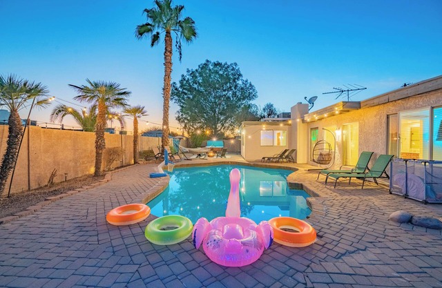 Large Pool, Gameroom, and HotTub in Beautiful Scottsdale