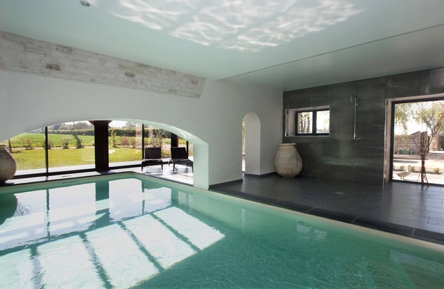 Large property in Burgundy, riverside garden, private indoor pool