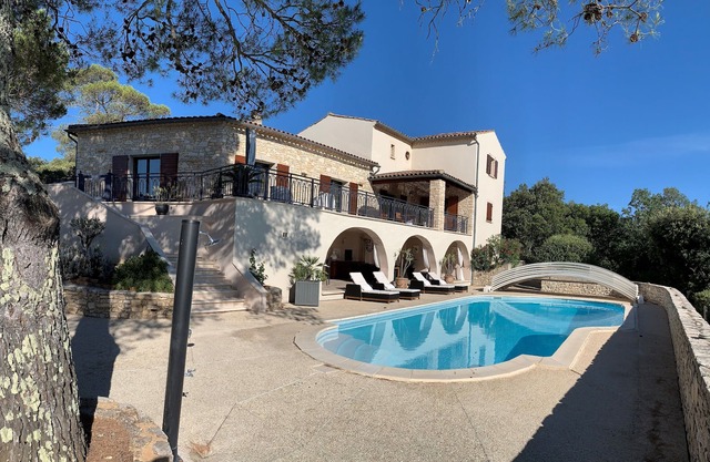 Large Provencal Villa of standing