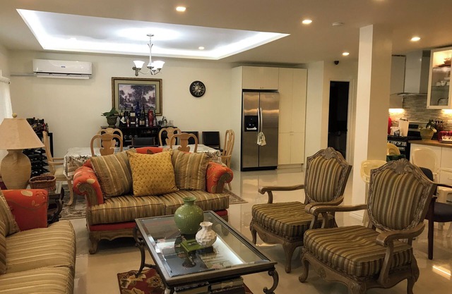 Large, Spacious, Clean and Elegant Home in Talisay City, Cebu for 6+ Guests