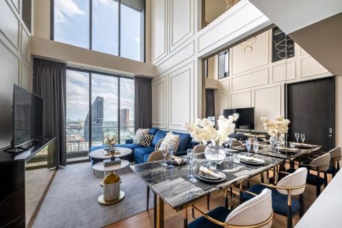 Large Super Luxury 2 bedroom Phrom Phrong Central Bangkok sleeps 6