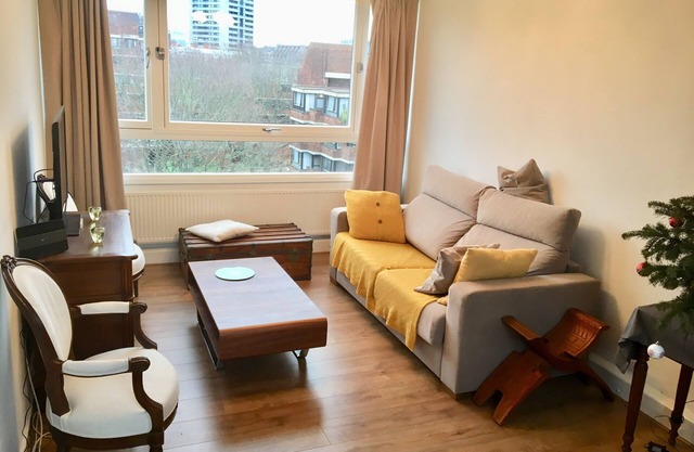 Large top floor maisonette 15 min walk from BigBen