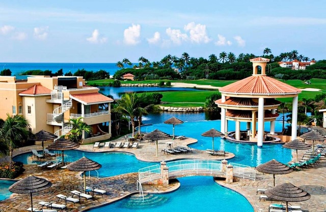 Large Tropical Beach Aruba Studio. Beautiful Beach+Golf+Casino Resort amenities