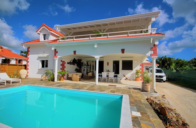 Large villa close to the beach (MQSL16 8p)