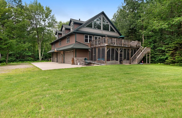 Large, waterfront home w/a full kitchen, dock, canoes, & outdoor firepit