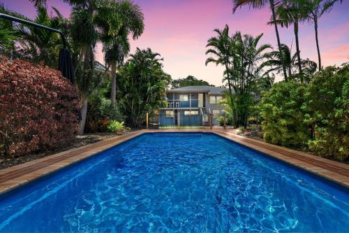 Large Waterfront Home With Pool