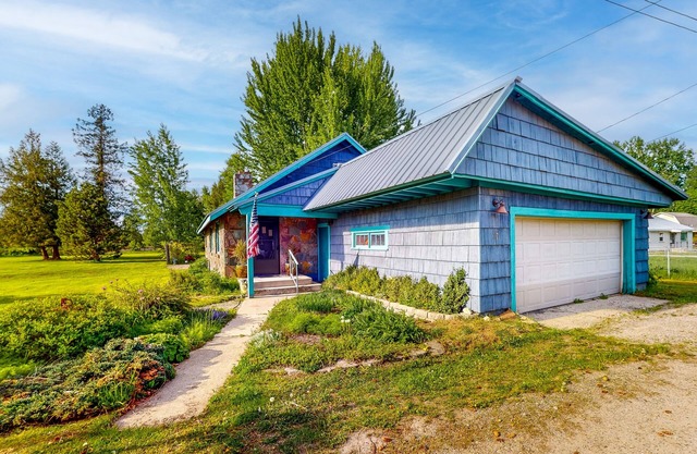 Large Yard, Grill, & Sunroom - Dog-Friendly