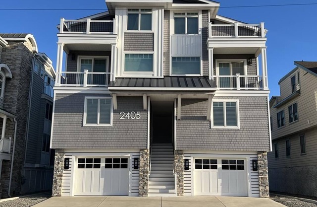 Laricks Beach Front Exclusive!