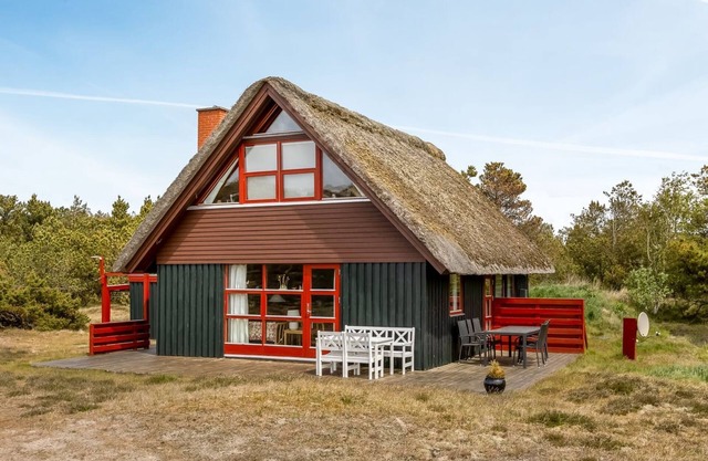 "Larsen" - 900m from the sea by Interhome