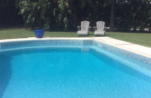 Las Brisas apartment with pool and walk to beach + EV chargers