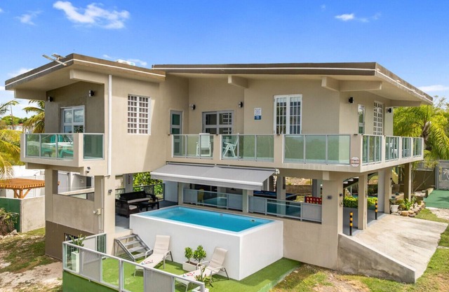 Las Palmas Beach House with Private Pool and Pool Table