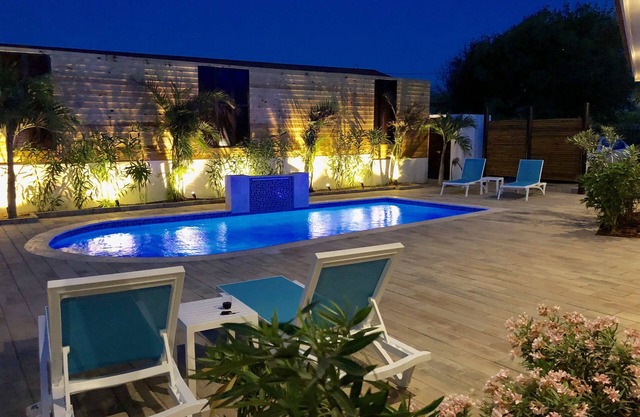 LAST MINUTE DEAL LUXURY VILLA 5 BDR, 6 BATH WALK RITZ, MARRIOTT & PALM BEACH