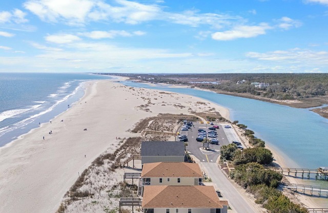 Last Resort - Oceanfront w/6-bedrooms