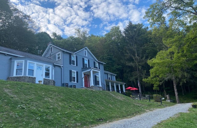 Laurel Highlands Private Estate with Barn & 80 Acres of scenic mountain trails.