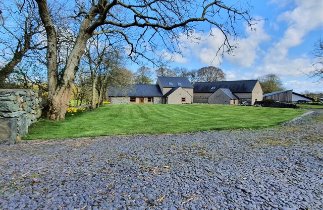 Lavender Cottage (Sleeps 8)-Holiday Cottages Views Snowdon Range Menai Bridge