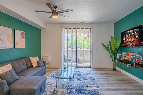 Lavish 2BD Walk to Westgate Pool Gym WD