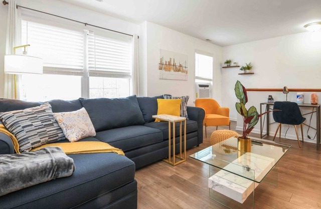 Lavish 3Bed Apt ! Free Gated Parking! 30 min NYC!