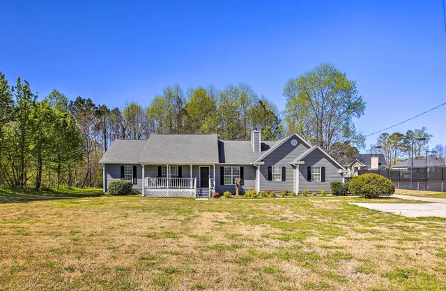 Lawrenceville Home: Close to Parks & Dining!