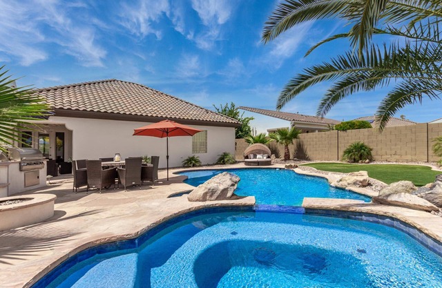 Lay back & Relax! Lush 4BD near Wigwam Resort in Litchfield Park. Heated Pool, Spa, Firepit & MORE!