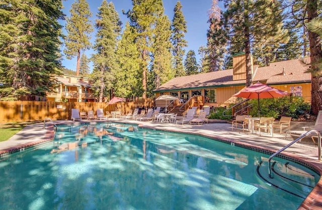 Lazy Bear PINK 5min From Kings Beach & Northstar Pool Spa Game Room